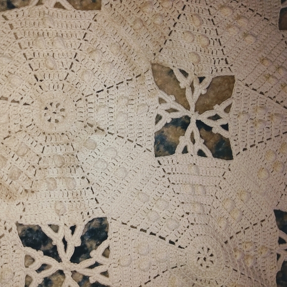 Crocheted Doilie Duvet Afghan Queen Size Blanket T - Picture 4 of 5